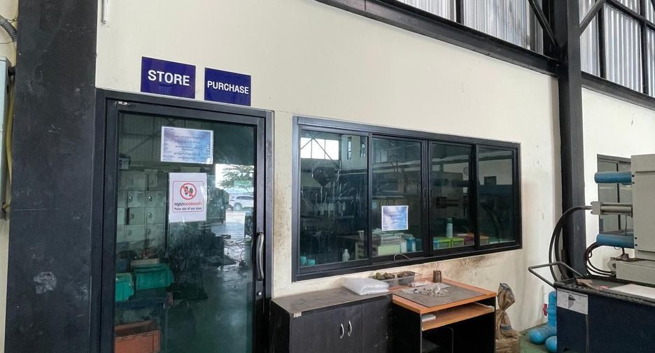 À vendre local commercial à Si Racha, Chonburi