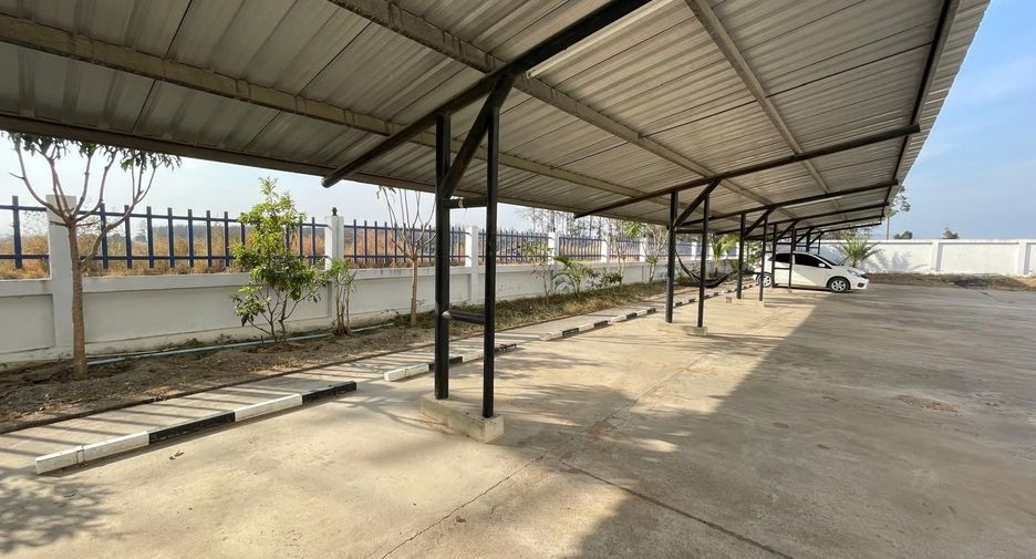 À vendre local commercial à Si Racha, Chonburi