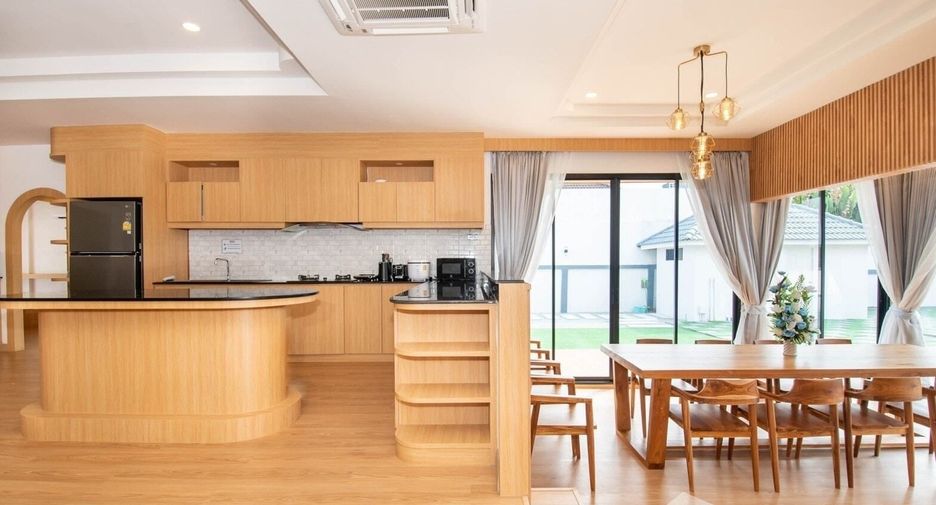 À vendre 6 chambres villa à Huay Yai, Pattaya