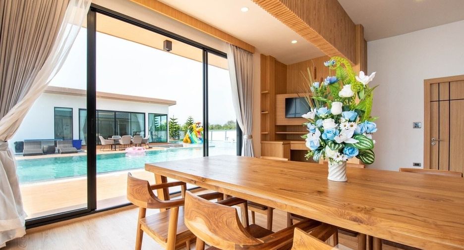 À vendre 6 chambres villa à Huay Yai, Pattaya