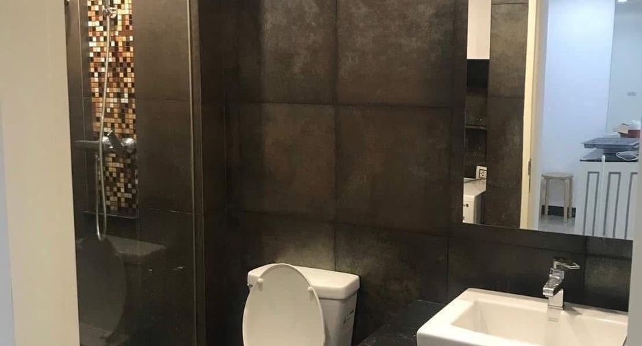 For sale 1 bed condo in Khlong Toei, Bangkok