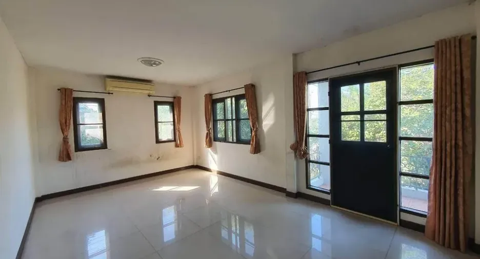 For sale 3 bedrooms house in Nong Chok, Bangkok