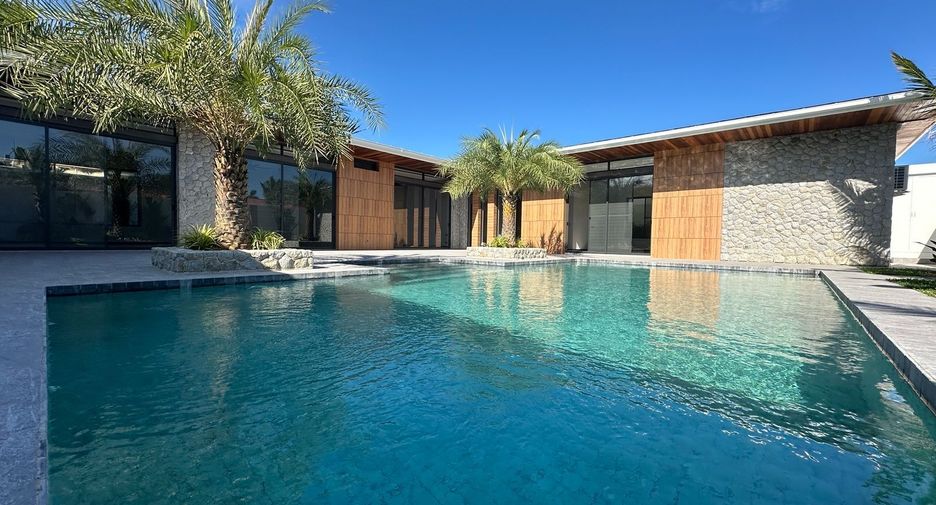 Villa zum Kauf mit 4 Zimmer in Mueang Phuket, Phuket