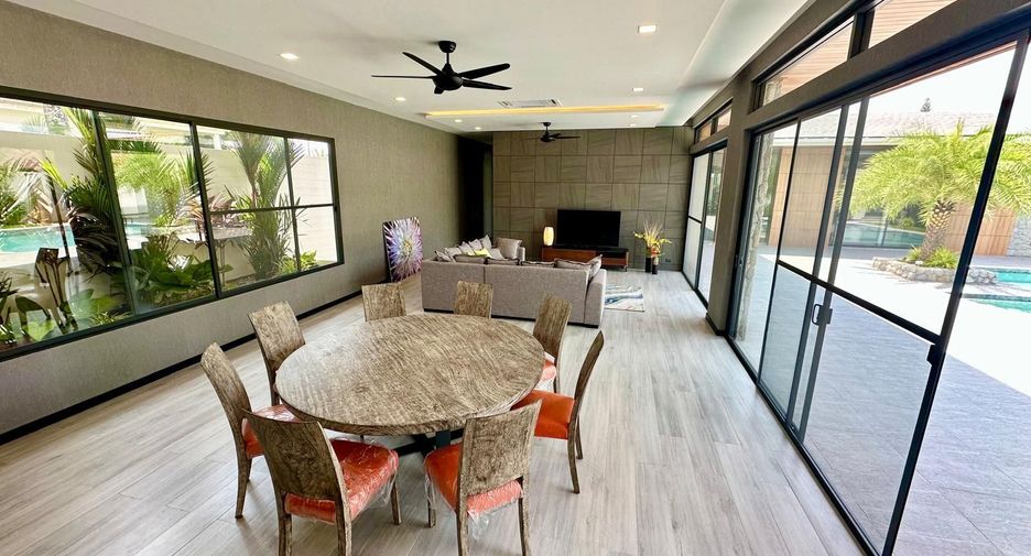 Villa zum Kauf mit 4 Zimmer in Mueang Phuket, Phuket