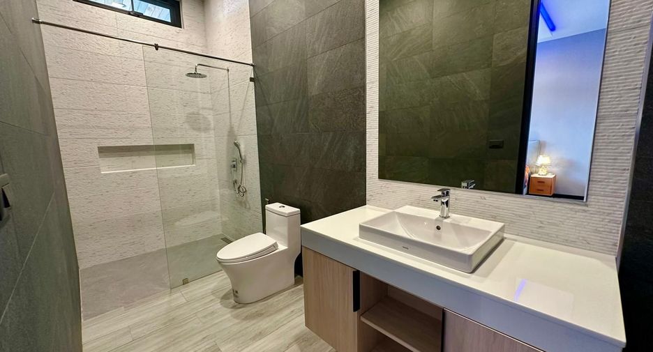 Villa zum Kauf mit 4 Zimmer in Mueang Phuket, Phuket