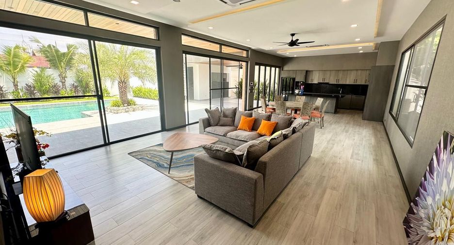 Villa zum Kauf mit 4 Zimmer in Mueang Phuket, Phuket