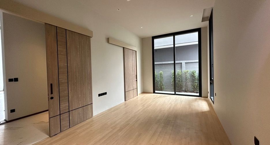 For sale and for rent 4 bedrooms house in Suan Luang, Bangkok