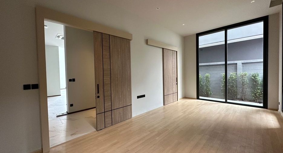 For sale and for rent 4 bedrooms house in Suan Luang, Bangkok