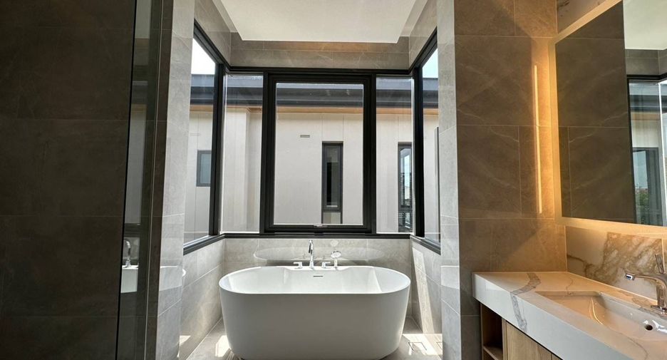 For sale and for rent 4 bedrooms house in Suan Luang, Bangkok