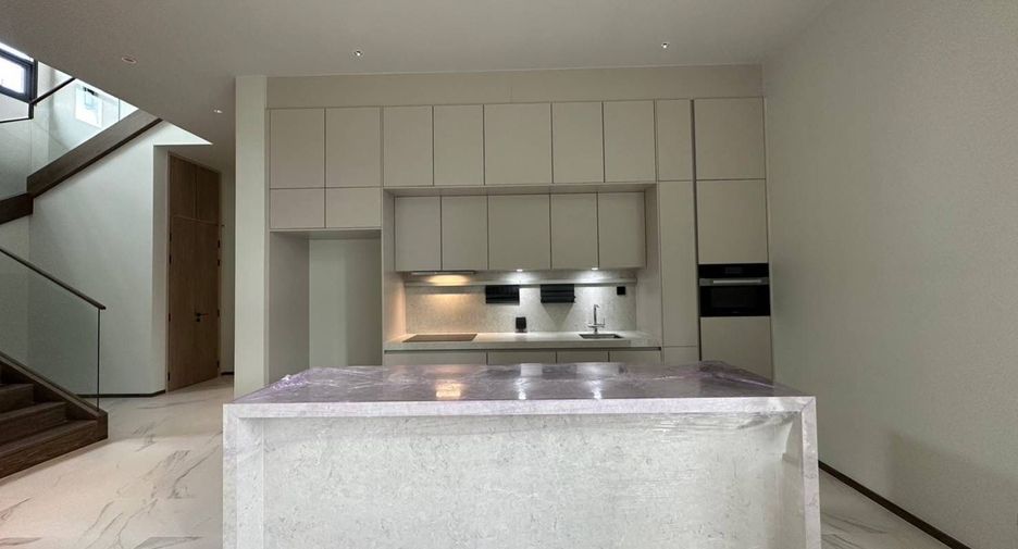 For sale and for rent 4 bedrooms house in Suan Luang, Bangkok