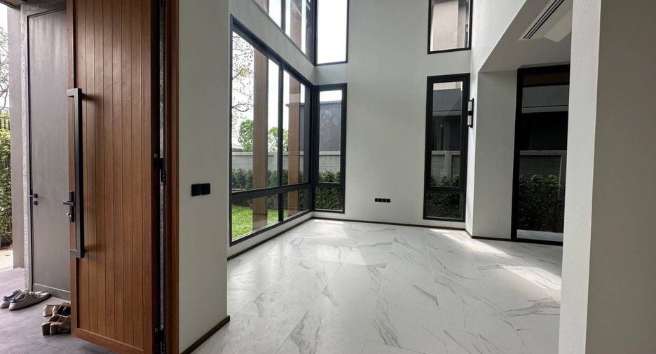 For sale and for rent 4 bedrooms house in Suan Luang, Bangkok