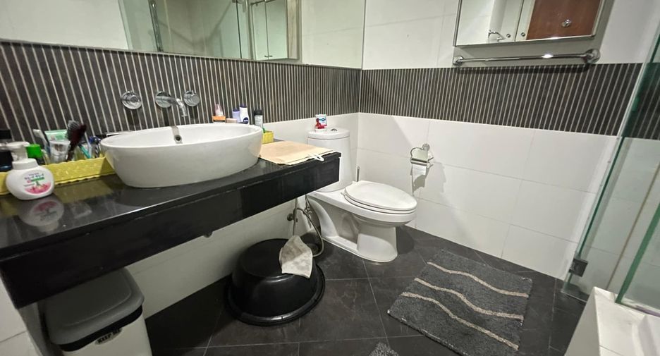 Condo en venta y en alquiler de 1 habitaciones en Sathon, Bangkok