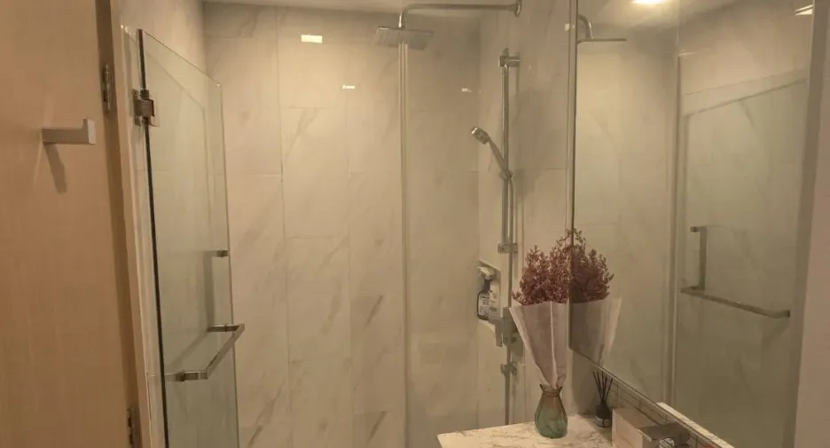 For sale and for rent 2 bedrooms condo in Watthana, Bangkok