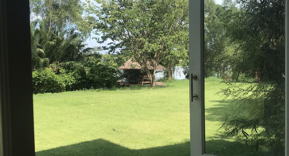 For sale 4 bedrooms house in Khlong Khuean, Chachoengsao