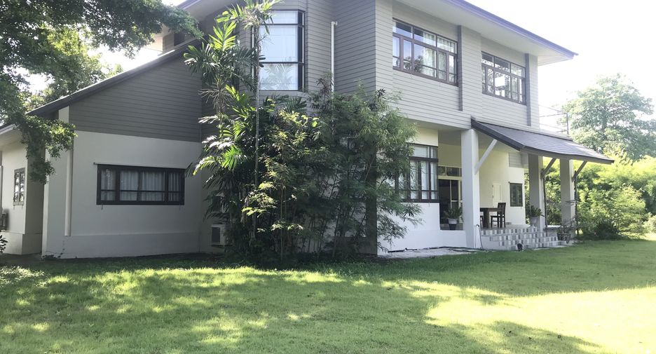 For sale 4 bedrooms house in Khlong Khuean, Chachoengsao