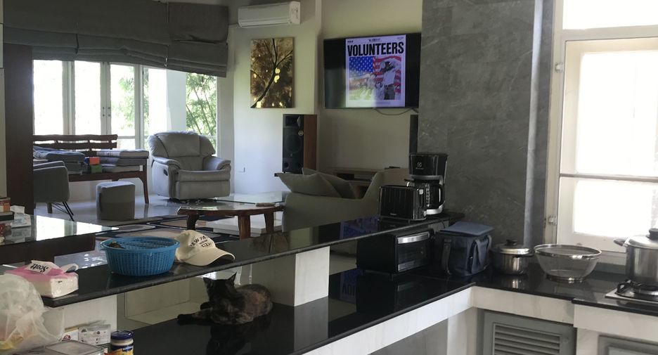 For sale 4 bedrooms house in Khlong Khuean, Chachoengsao