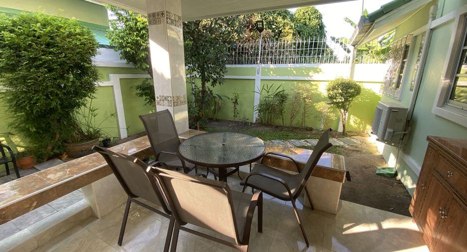 À louer 3 chambres maison à Bang Lamung, Chonburi