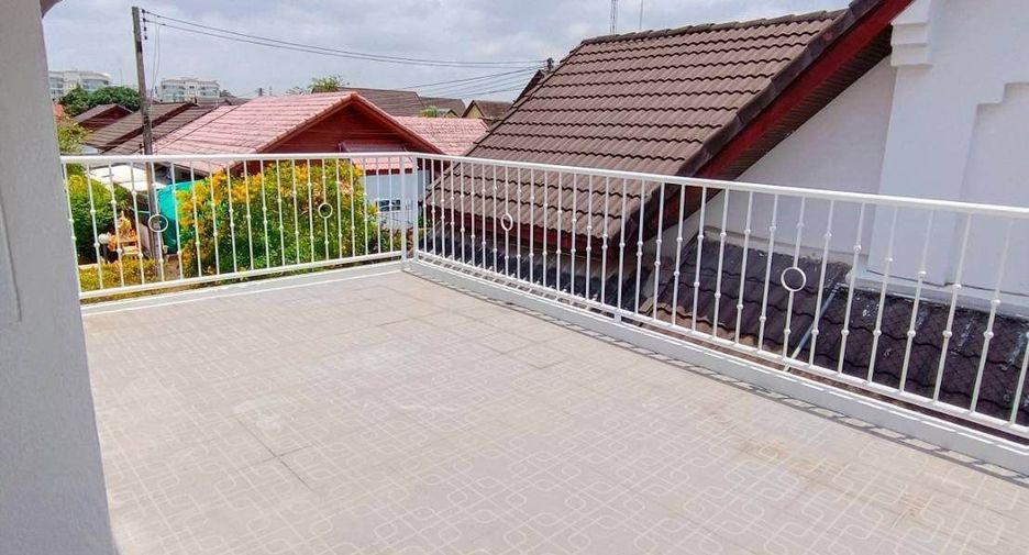 Haus zur Miete mit 4 Zimmer in Bang Lamung, Chonburi