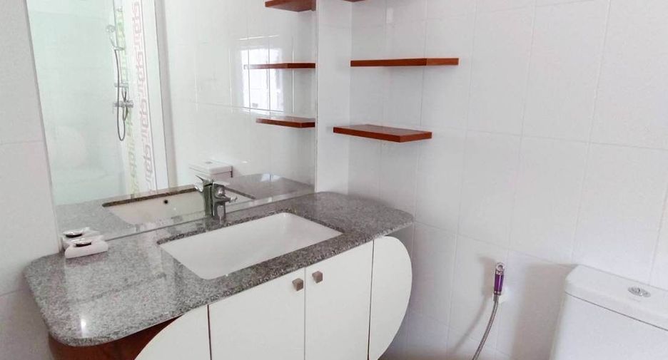 Haus zur Miete mit 4 Zimmer in Bang Lamung, Chonburi
