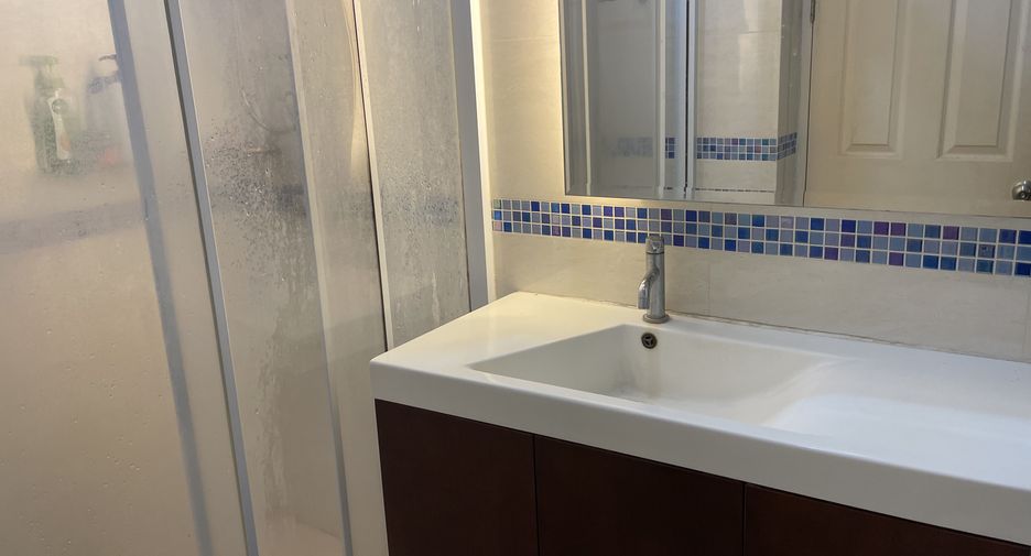 For sale 1 bed condo in Phaya Thai, Bangkok
