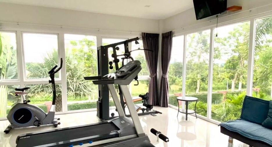 Villa zum Kauf mit 6 Zimmer in Bang Lamung, Chonburi