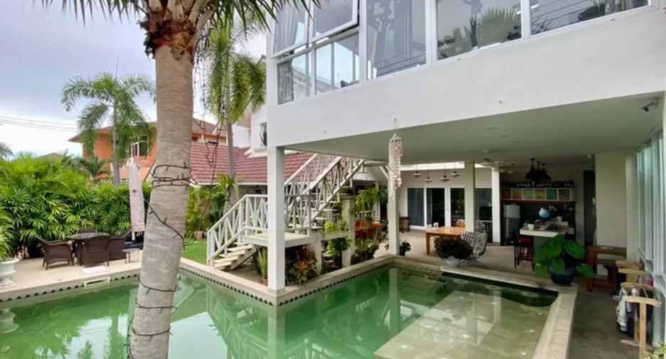 Villa zum Kauf mit 6 Zimmer in Bang Lamung, Chonburi