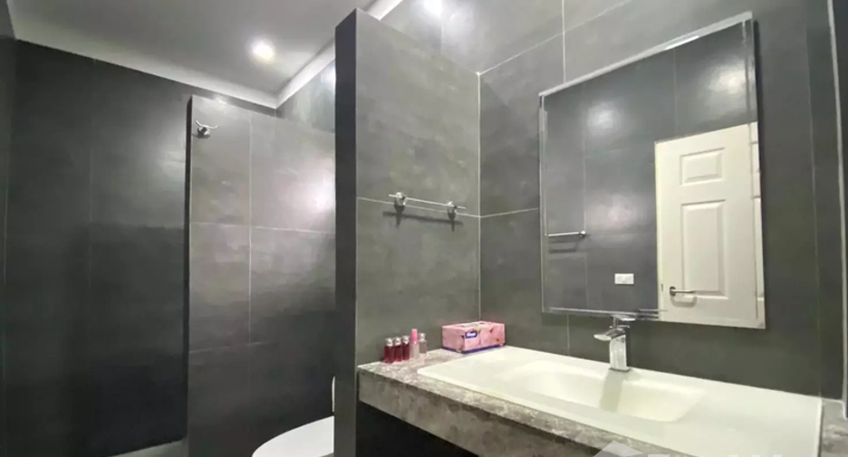 Villa zum Kauf mit 6 Zimmer in Bang Lamung, Chonburi
