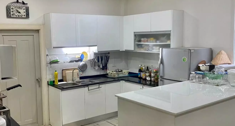 Villa zum Kauf mit 6 Zimmer in Bang Lamung, Chonburi