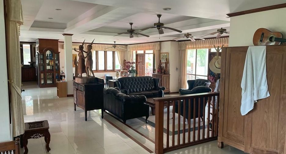 Villa zum Kauf mit 4 Zimmer in Thalang, Phuket