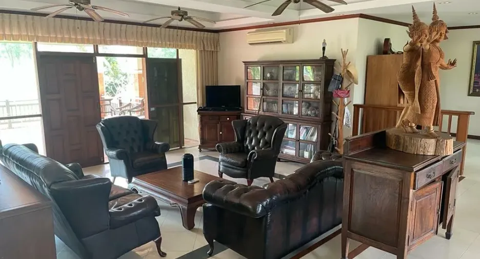 Villa zum Kauf mit 4 Zimmer in Thalang, Phuket