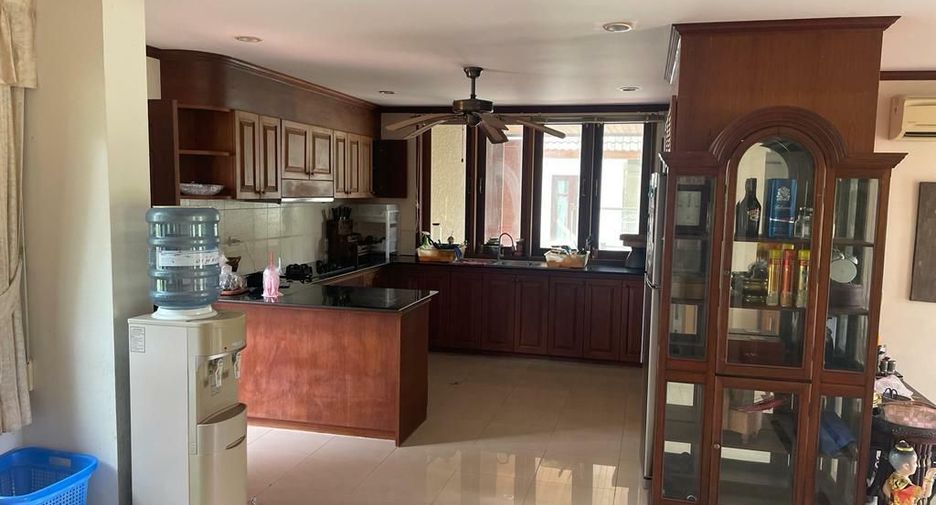 Villa zum Kauf mit 4 Zimmer in Thalang, Phuket
