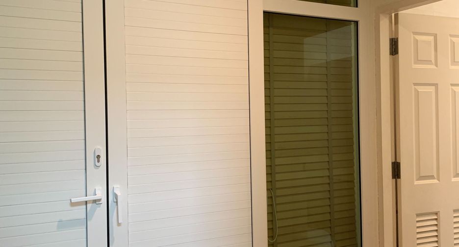 For sale 4 bedrooms house in Khan Na Yao, Bangkok