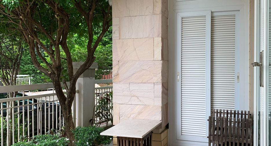For sale 4 bedrooms house in Khan Na Yao, Bangkok