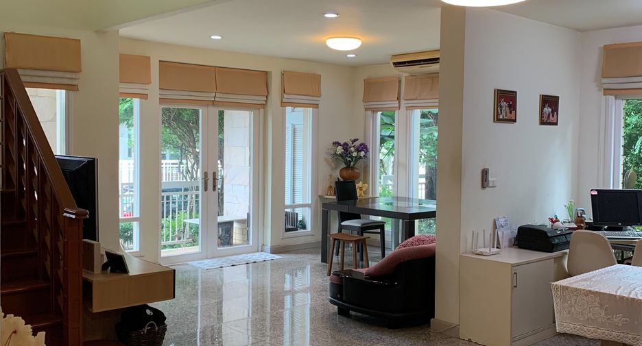 For sale 4 bedrooms house in Khan Na Yao, Bangkok