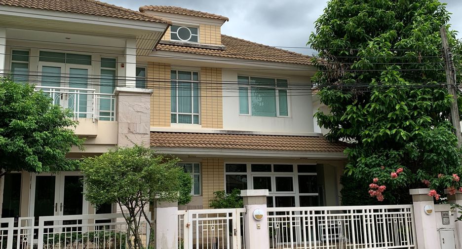 For sale 4 bedrooms house in Khan Na Yao, Bangkok