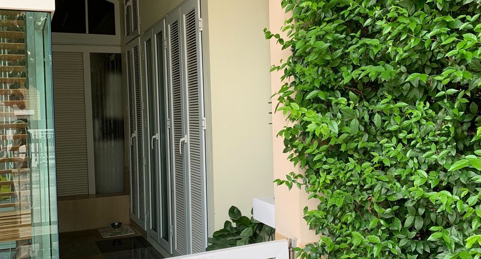 For sale 4 bedrooms house in Khan Na Yao, Bangkok