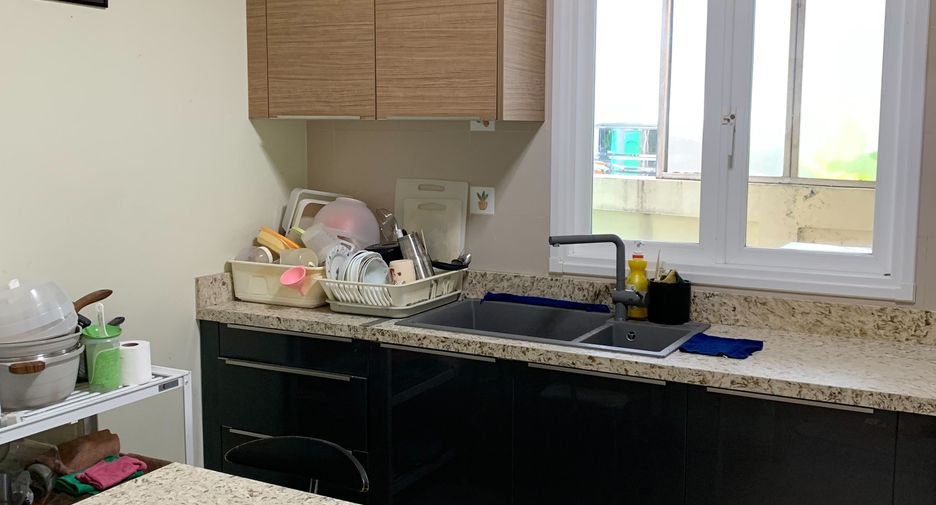 For sale 4 bedrooms house in Khan Na Yao, Bangkok