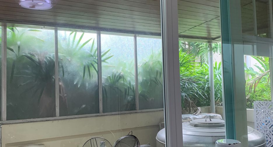 For sale 4 bedrooms house in Khan Na Yao, Bangkok