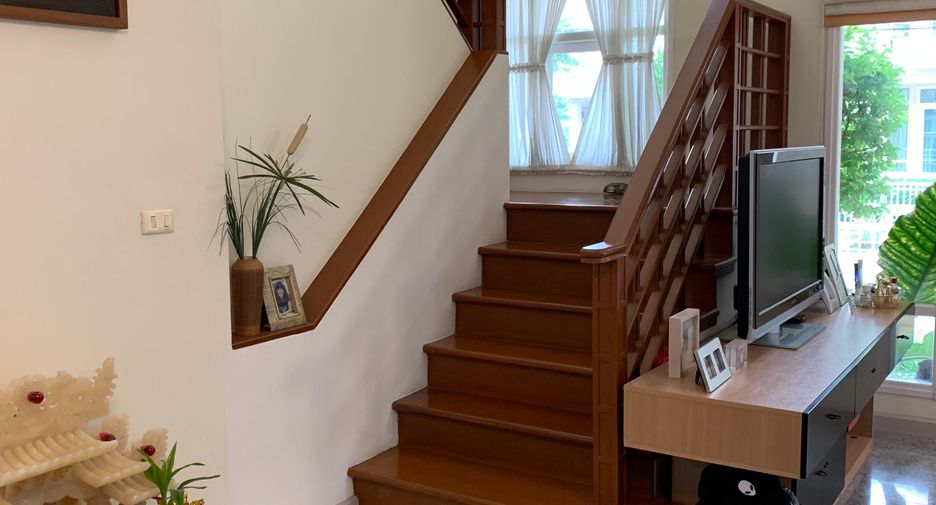 For sale 4 bedrooms house in Khan Na Yao, Bangkok