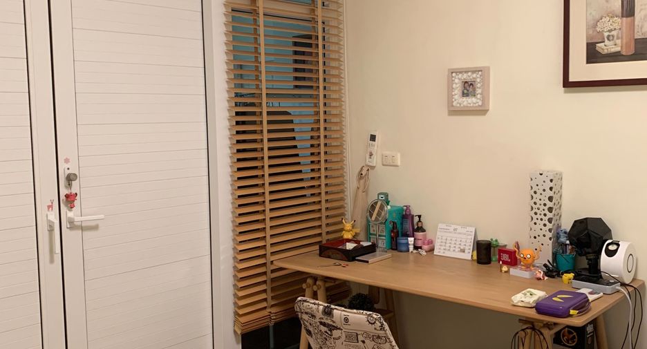 For sale 4 bedrooms house in Khan Na Yao, Bangkok
