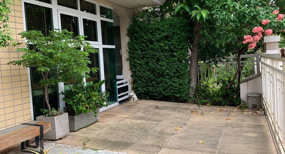 For sale 4 bedrooms house in Khan Na Yao, Bangkok