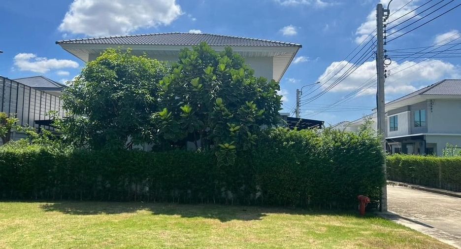 For sale and for rent 4 bedrooms house in Lat Krabang, Bangkok