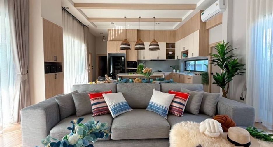 For sale 3 bedrooms villa in Bang Lamung, Chonburi