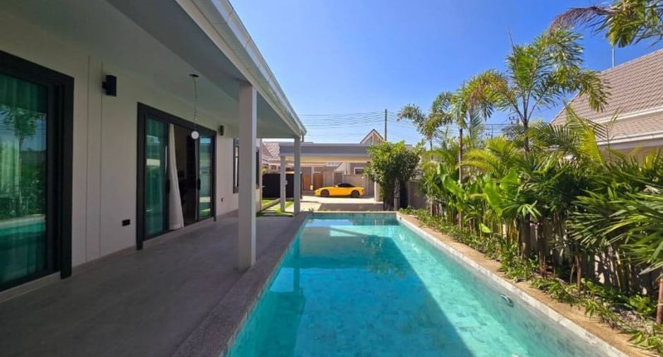 For sale 3 bedrooms villa in Bang Lamung, Chonburi