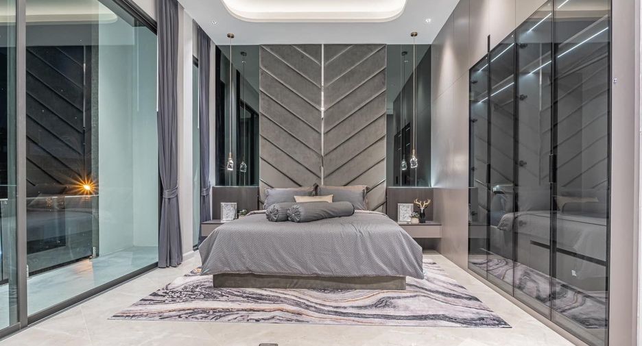Villa en venta de 5 habitaciones en Bang Lamung, Chonburi