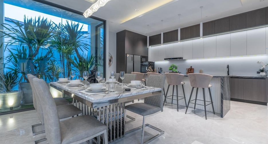 Villa en venta de 5 habitaciones en Bang Lamung, Chonburi
