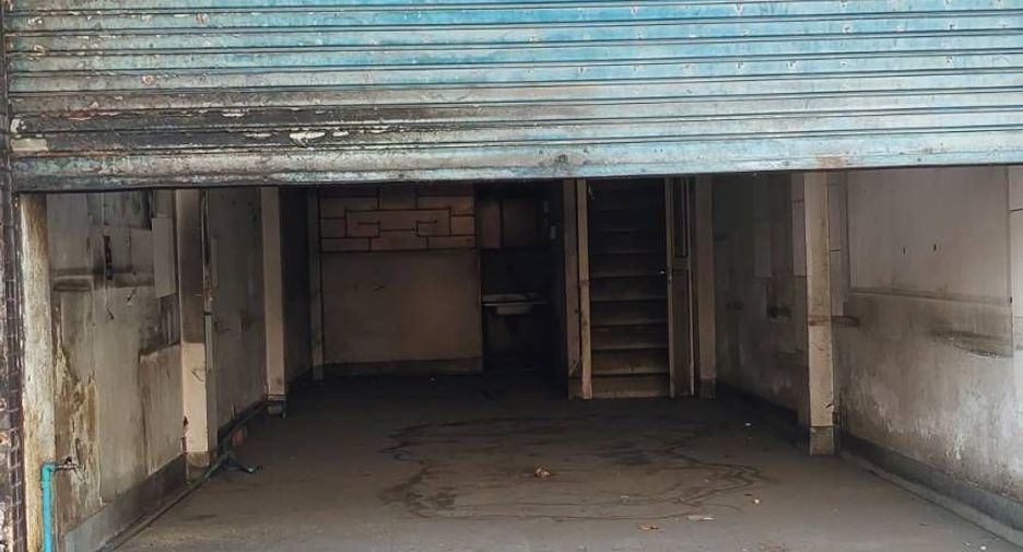 For sale 4 bedrooms retail Space in Yan Nawa, Bangkok