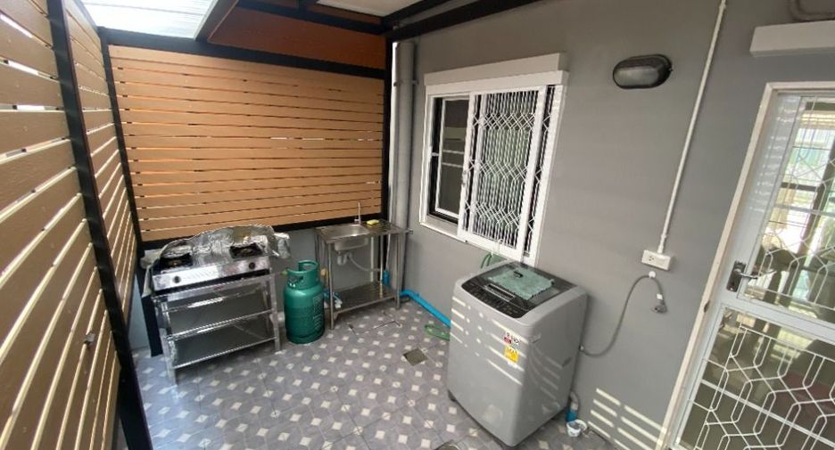 For rent 3 bedrooms townhouse in Phra Nakhon Si Ayutthaya, Phra Nakhon Si Ayutthaya