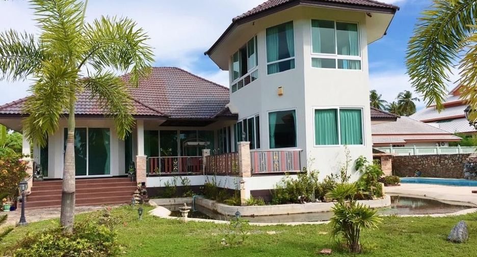 Villa en alquiler de 3 habitaciones en Huay Yai, Pattaya
