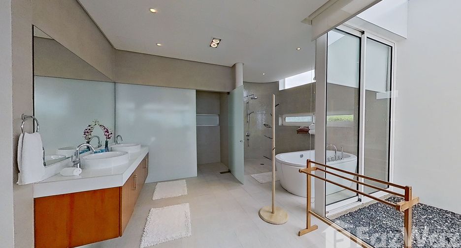 For sale 5 bedrooms villa in Thalang, Phuket